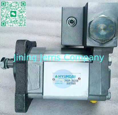 Original hyundai R485 Excavator Spare Parts Fan Motor 31Q9-30213
